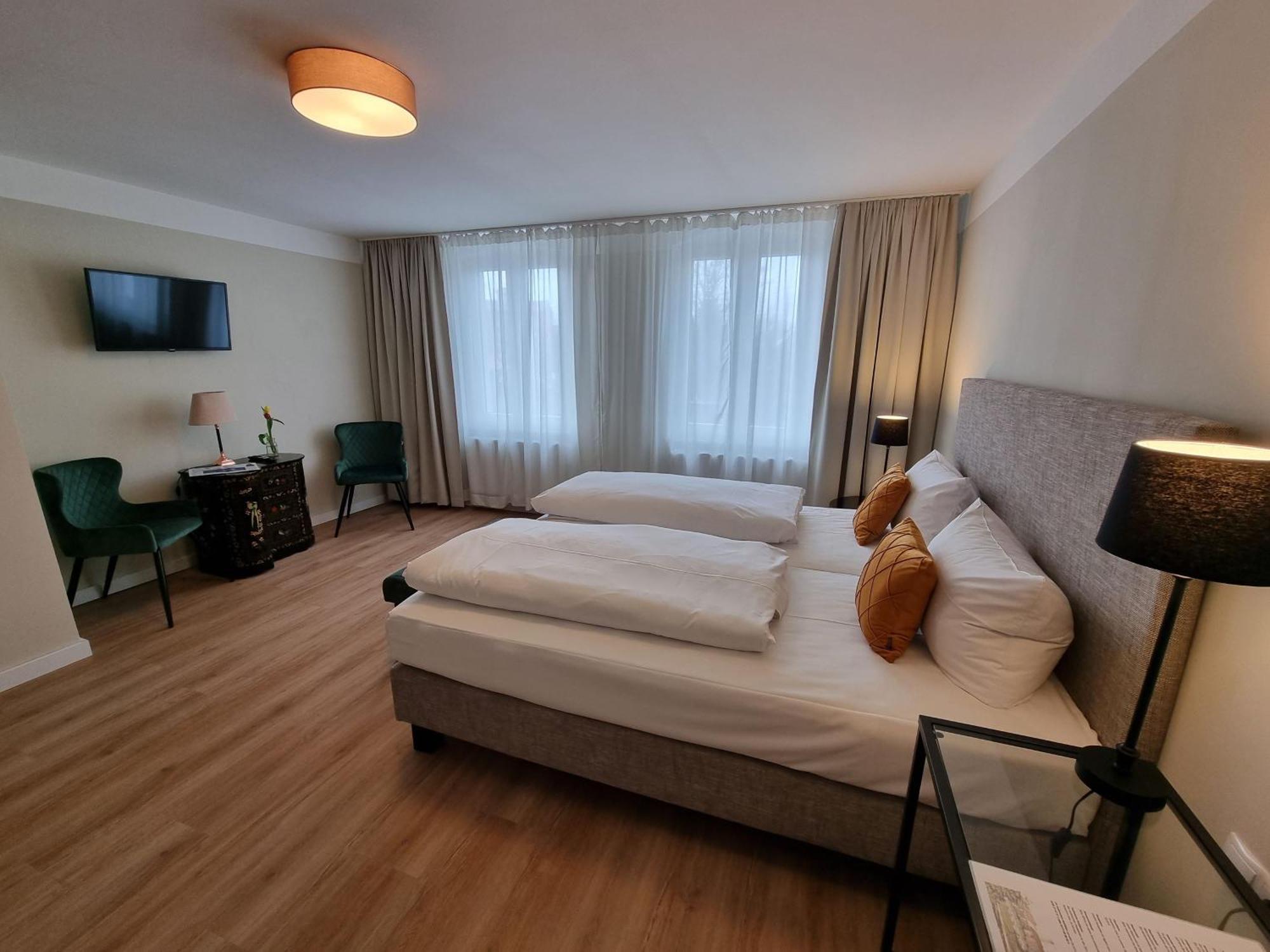 Hotel Burg Wanzleben Exteriör bild